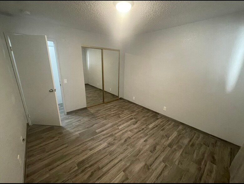 Building Photo - 2825 N Los Felices Rd