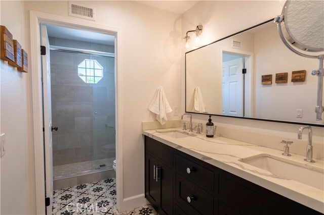 Building Photo - 6206 E Cliffway Dr