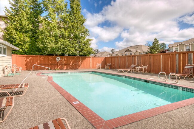 Building Photo - Beautiful 3 Bedroom Bordeaux Condo with 2 ...