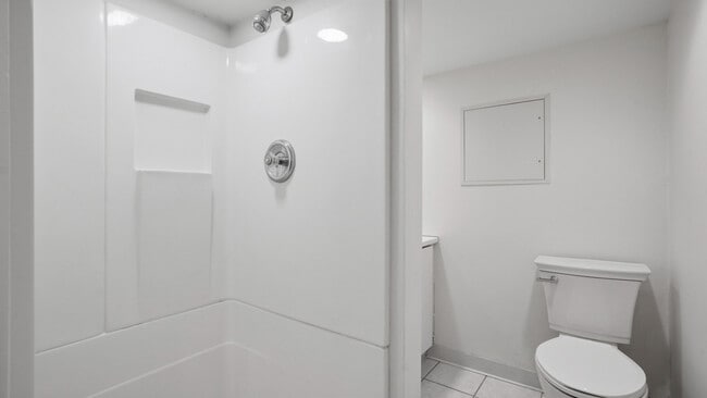 Building Photo - 6415 Howe St