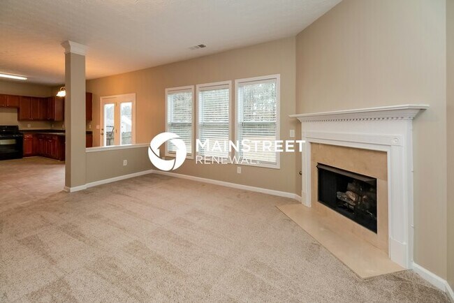Building Photo - 4 Bedroom Pet-Friendly Home in Fairburn, GA with Main Street Renewal