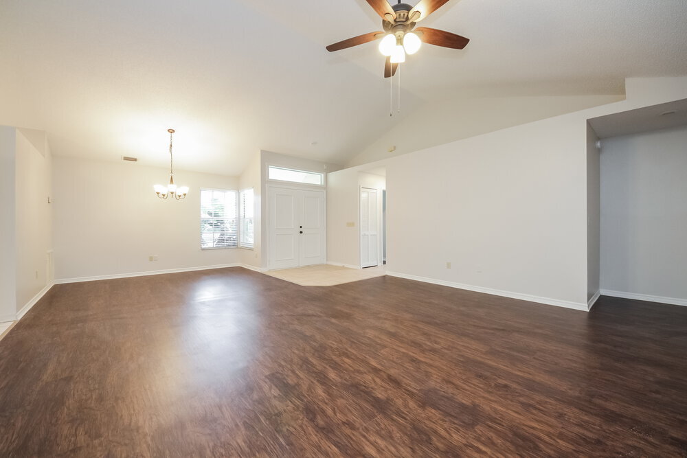 Building Photo - 711 White River Dr