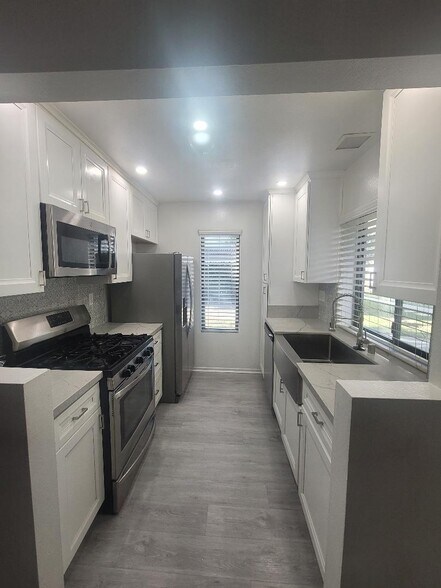 Building Photo - 8461 Westmore Rd