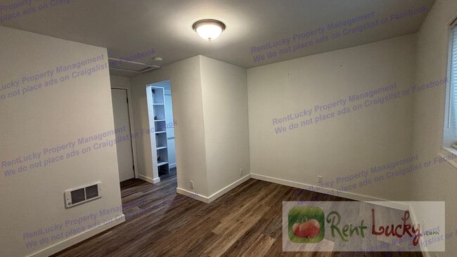 Building Photo - Free December Rent! Upper Unit 2BR/2BA Home in Maple Leaf – Amazing Finished Attic + Driveway Par...