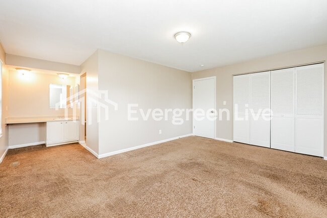 Building Photo - 4571 Sylvan Oak Dr