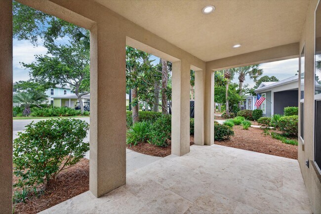 Building Photo - 2019 Pine Island Cir