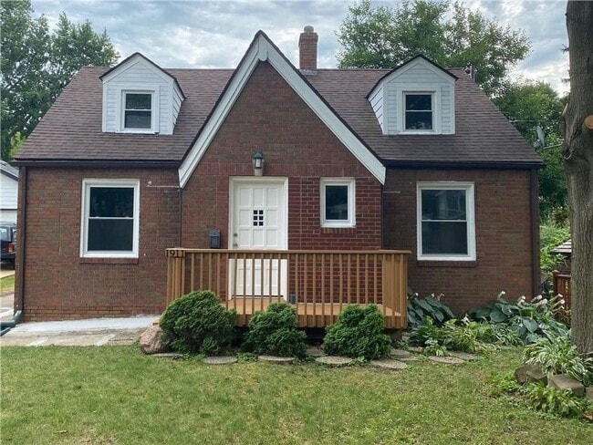 Primary Photo - Charming 3 Bedroom 1.5 Bath Home