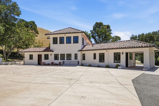 Building Photo - 16010 Carey Ln