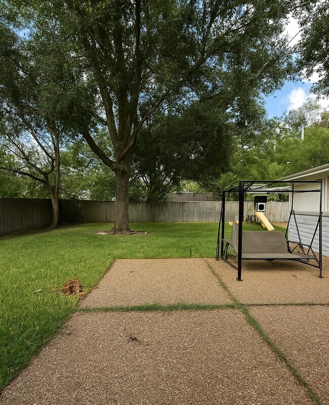 Building Photo - 9646 Meadowglen Ln