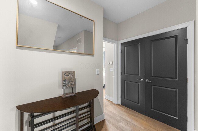 Building Photo - 293 Auden Ave