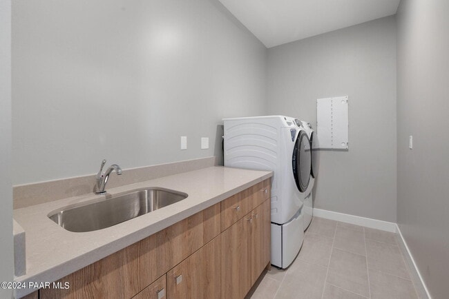 Building Photo - 1330 Rockwood Dr