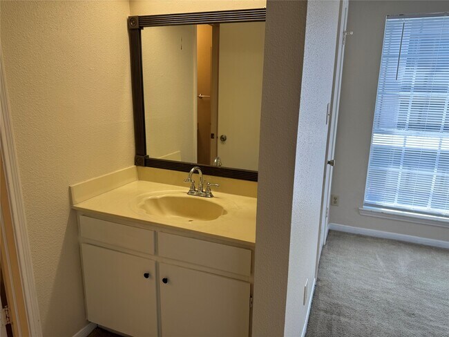 Building Photo - 2121 Hepburn St