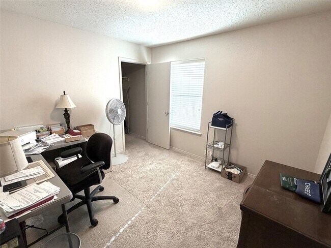 Building Photo - 1203 Mallard Dr