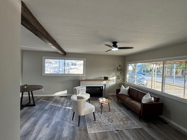 Building Photo - 2725 Danz Ave