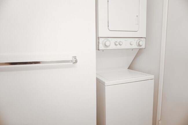 Building Photo - Pet Friendly Makakilo Condo with Gorgeous ...