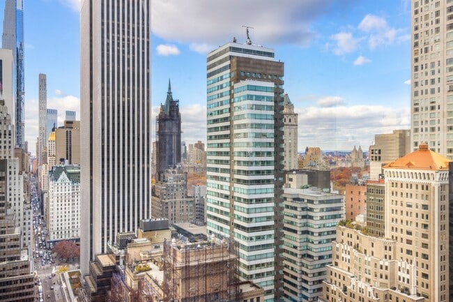 Building Photo - 117 E 57th St