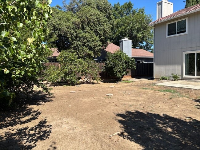 Building Photo - Desirable Brentwood Neighborhood!