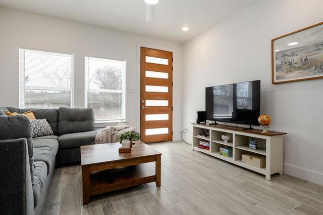 Building Photo - 709 Fuller St