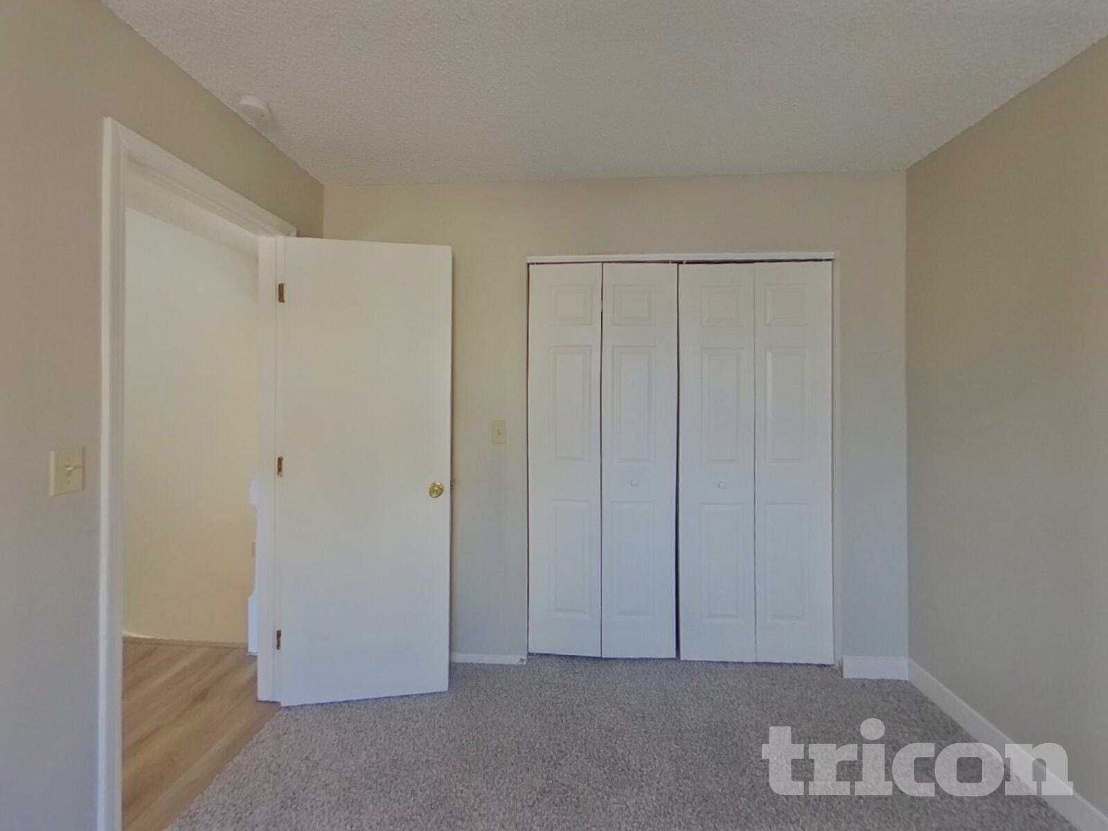 Building Photo - 2435 Shawnee Dr