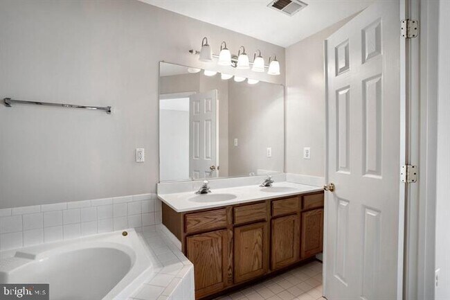 Building Photo - 43805 Sunset Terrace