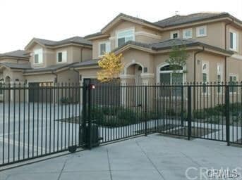 Building Photo - 469 Yorbita Rd