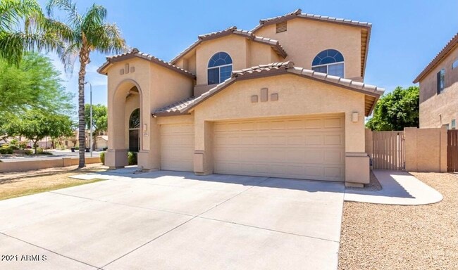 Primary Photo - 2751 E San Tan St