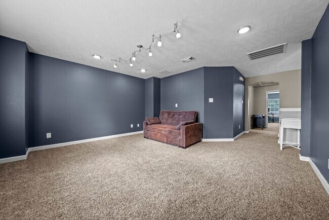 Building Photo - 2413 Quiet Arbor Ln