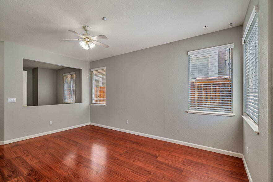 Building Photo - 2171 Beech Cmn