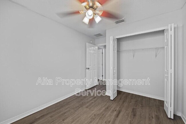 Building Photo - 5260 Collins Rd
