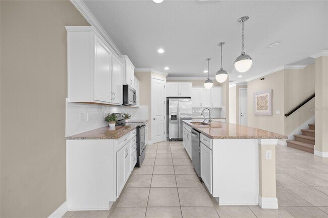 Building Photo - 2880 E Lake Pointe Dr