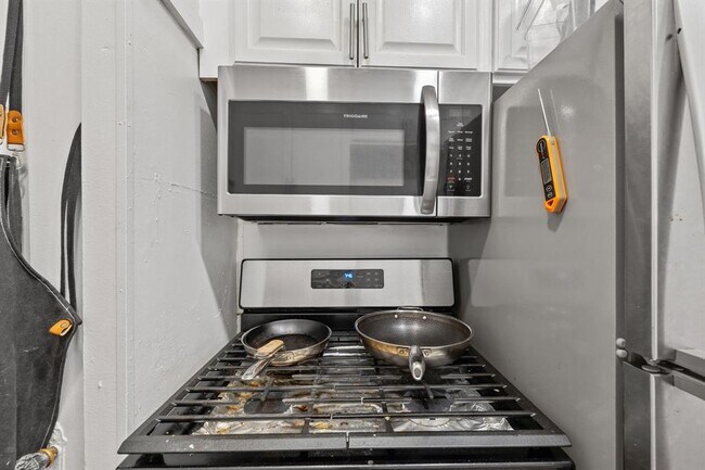 Building Photo - 1202 E 29th St