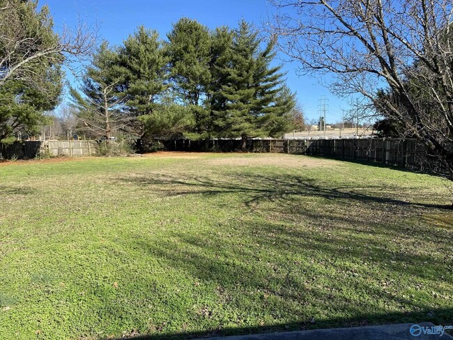 Building Photo - 115 Lewis Ln