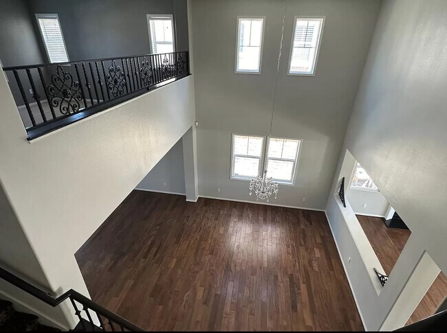 Building Photo - 26526 Craftsmen Ct