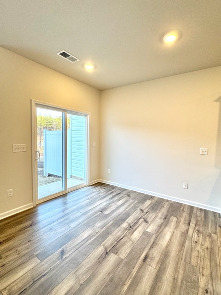 Building Photo - 1888 Pheasant Trce Cir