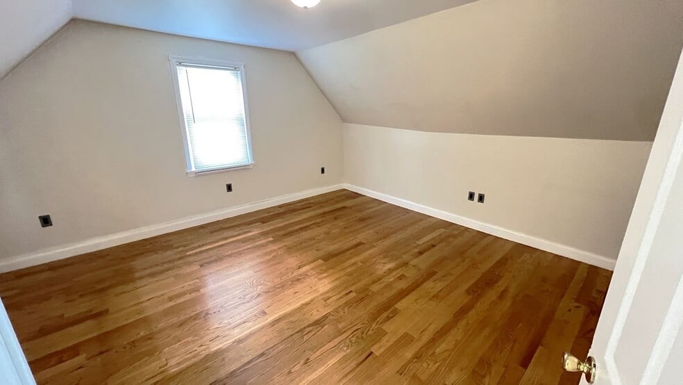 Building Photo - 254 Broadway