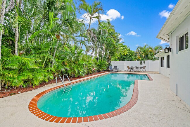 Building Photo - 428 Ebbtide Dr