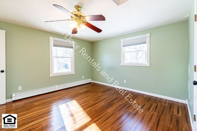 Building Photo - 1225 Clarion Dr