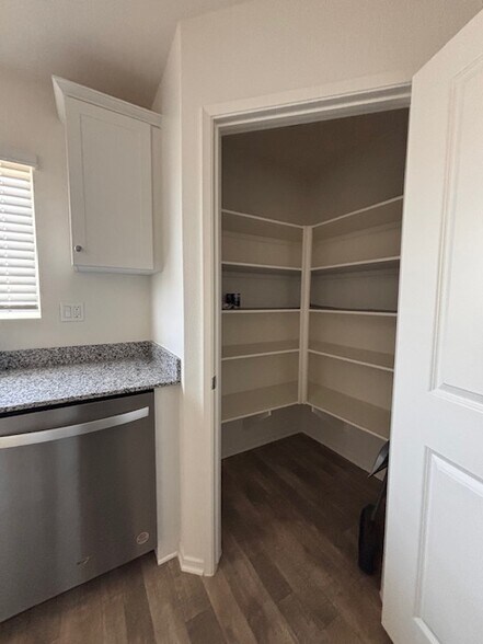 Building Photo - 31058 Water Beech Dr