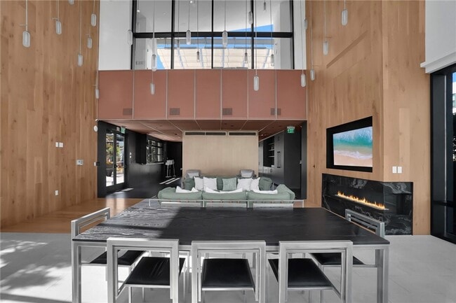 Building Photo - 140 Allusion