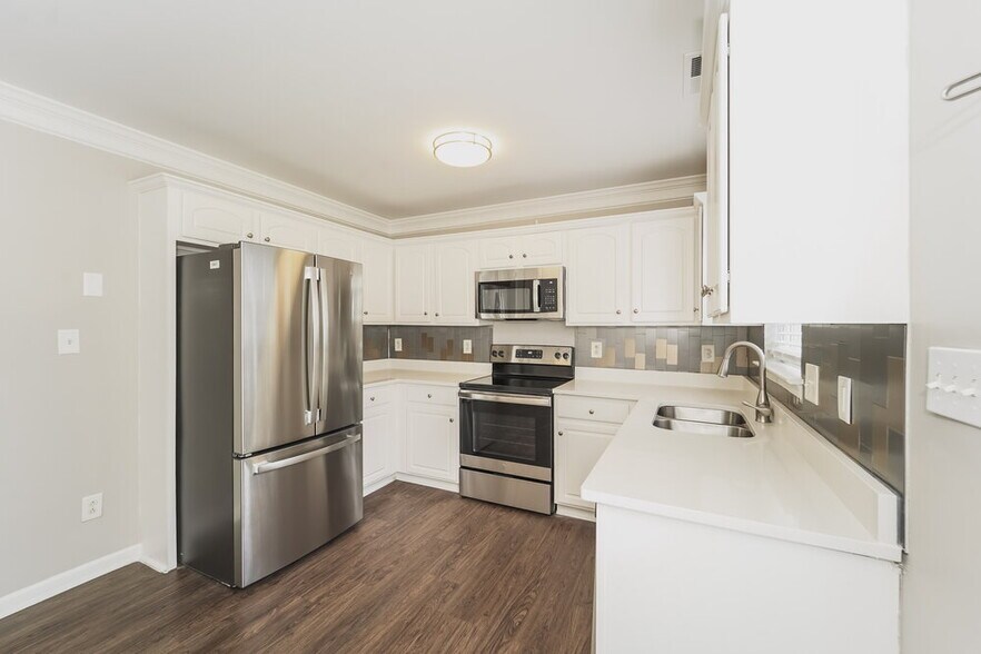 Building Photo - 734 Ablow Dr