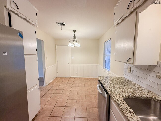 Building Photo - 5011 Rock Point St