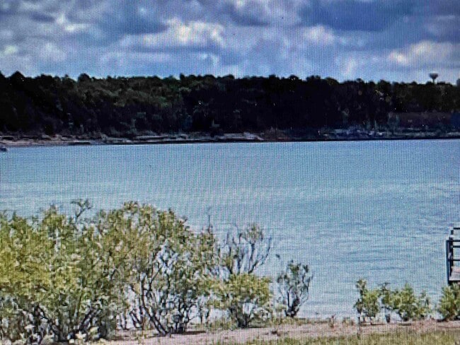 Building Photo - 2920 Silver Rdg