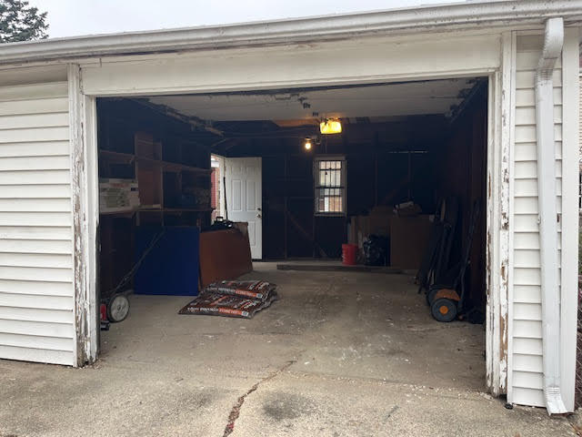 Garage Parking - 4053 N Plainfield Ave