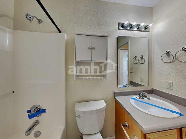 Building Photo - 8110 Red Barn Ct