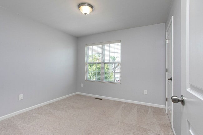 Building Photo - 427 Stapleford Ln