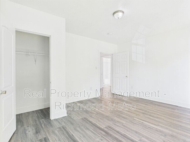 Building Photo - 1610 N 28th St