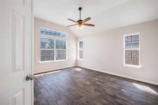 Building Photo - 119 Tanner Cir