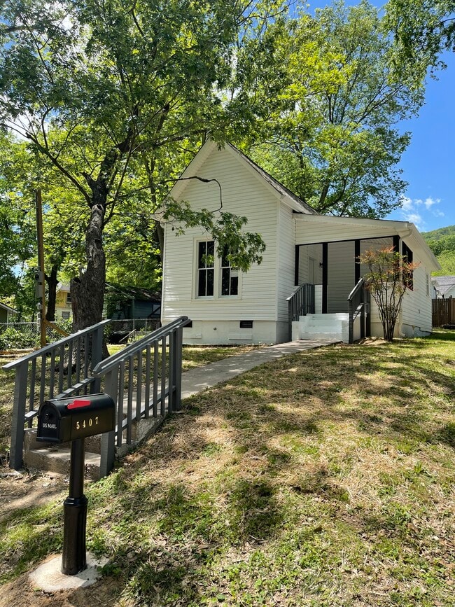 Building Photo - 5407 Virginia Ave