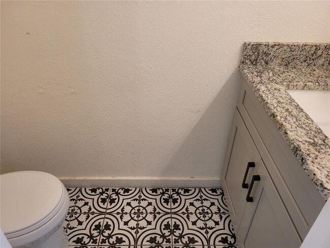 Building Photo - 1236 Dovehill Dr