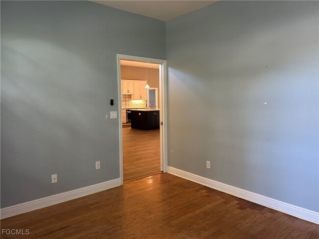 Building Photo - 9947 Colonial Walk N